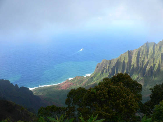 Hawaii  Kauai  2005.03.15  Waimea Canyon  Kalalau Lookout   NaPali , cruise ship, cloud