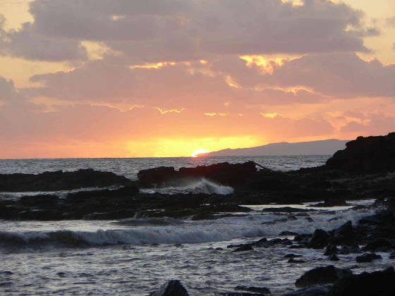 Hawaii  Kauai  2005.03.15  Salt Pond Beach Sunset, Niihau P1010200